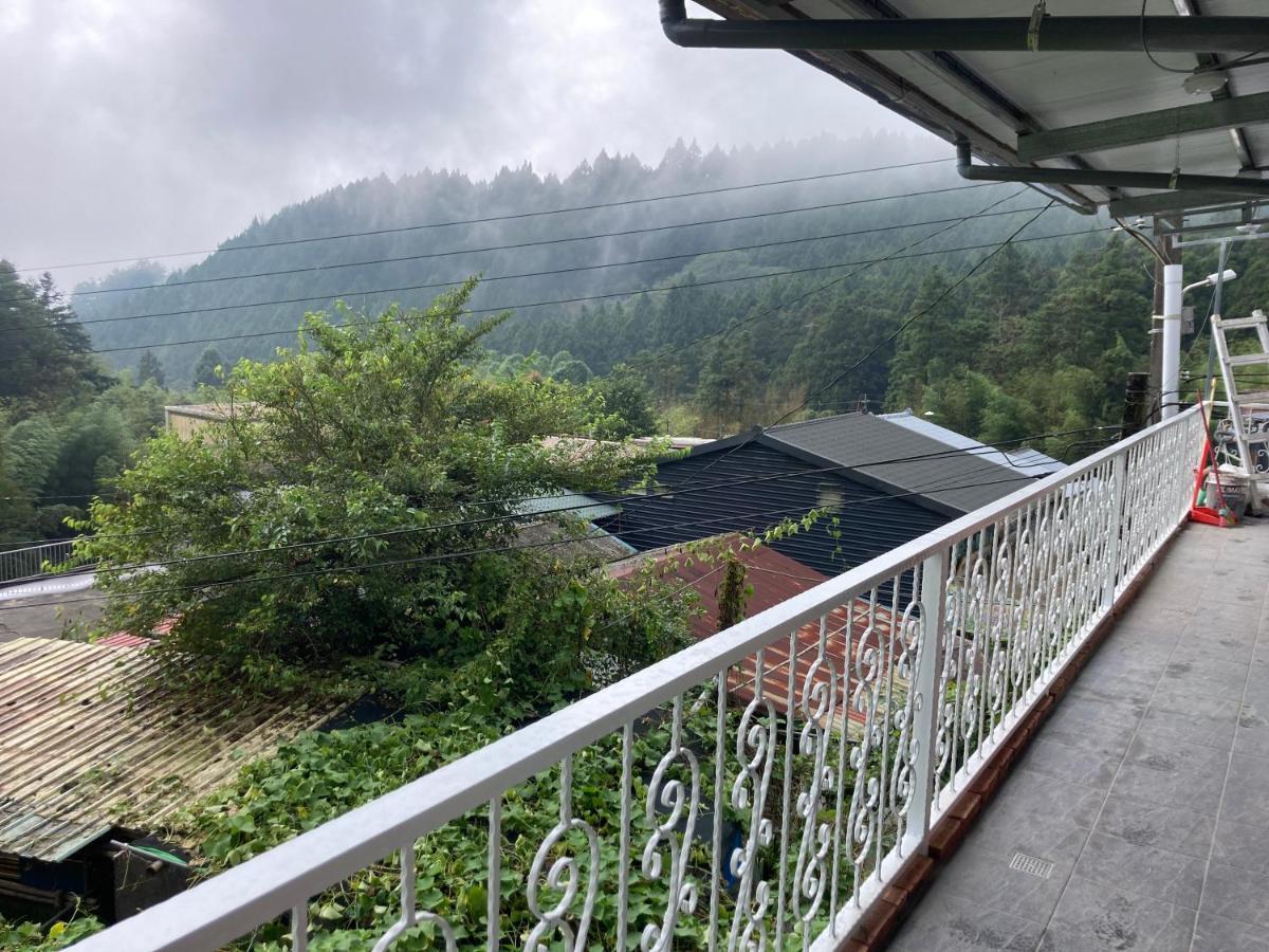 老老街 誠君民宿 Fenchihu Esterno foto